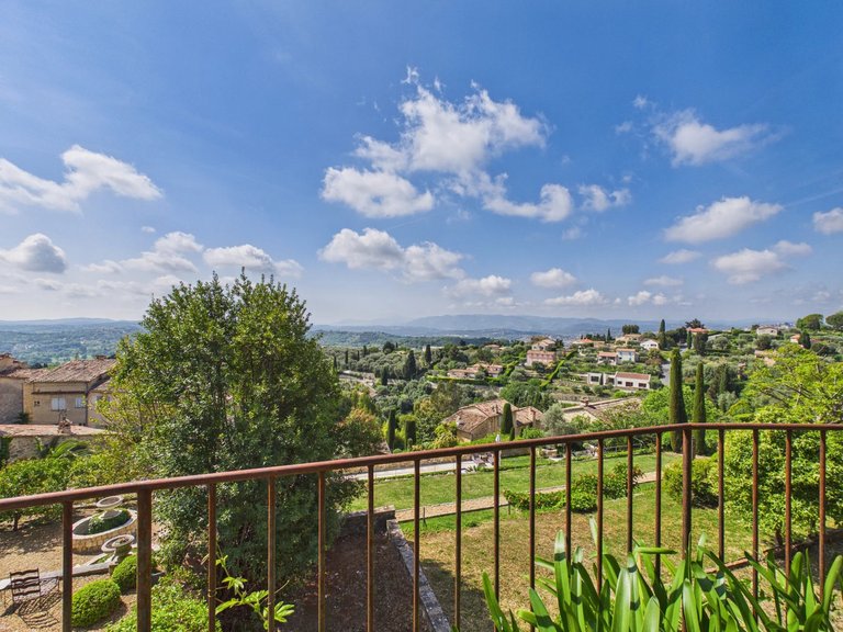 Villa for Sale in Chateauneuf Grasse, Mougins, Valbonne, Grasse Area 3