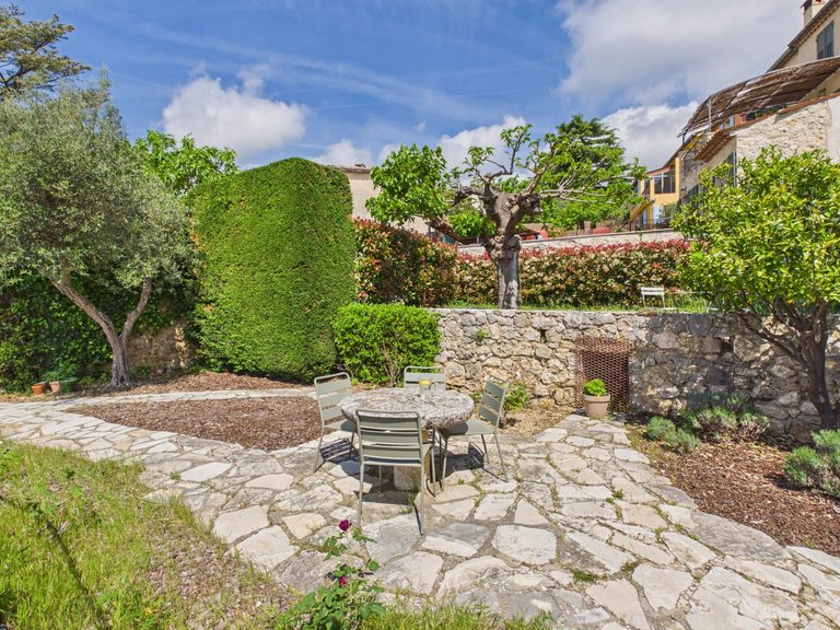 Villa for Sale in Chateauneuf Grasse, Mougins, Valbonne, Grasse Area 4