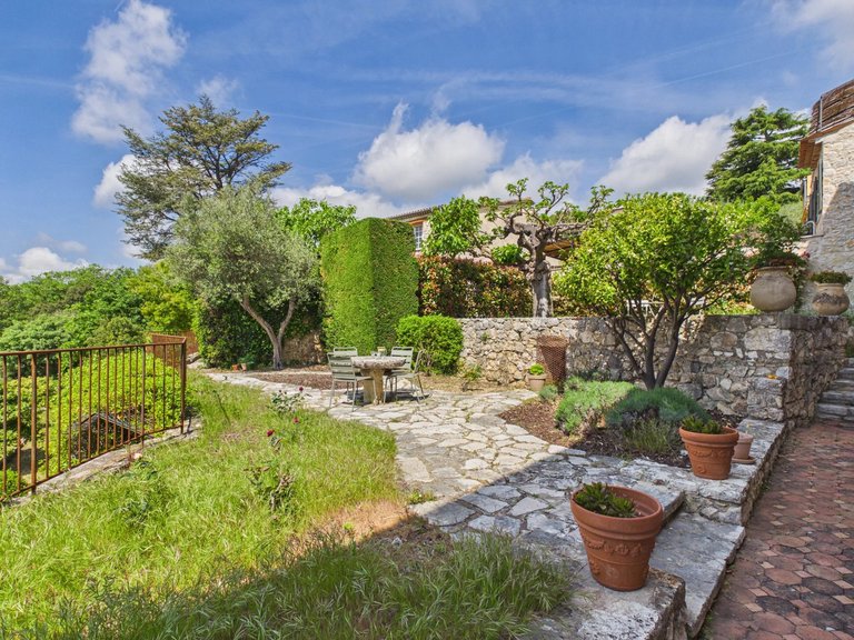 Villa for Sale in Chateauneuf Grasse, Mougins, Valbonne, Grasse Area 6