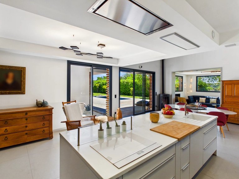 Villa for Sale in Valbonne, Mougins, Valbonne, Grasse Area 3