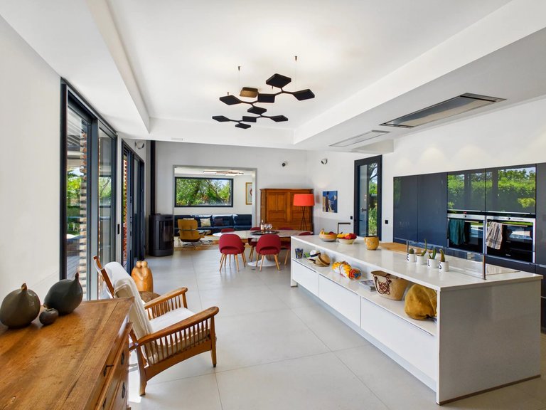 Villa for Sale in Valbonne, Mougins, Valbonne, Grasse Area 4