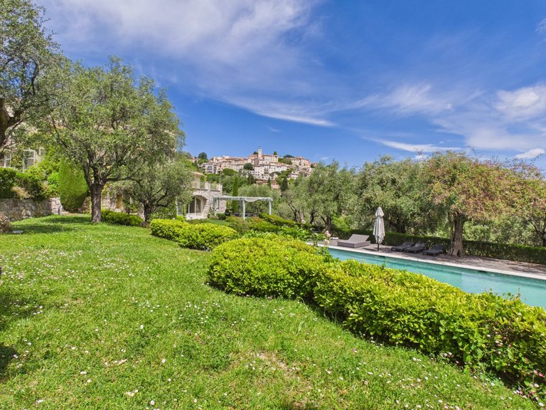 Villa for Sale in Chateauneuf Grasse, Mougins, Valbonne, Grasse Area 2
