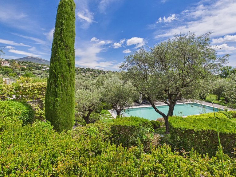 Villa for Sale in Chateauneuf Grasse, Mougins, Valbonne, Grasse Area 4