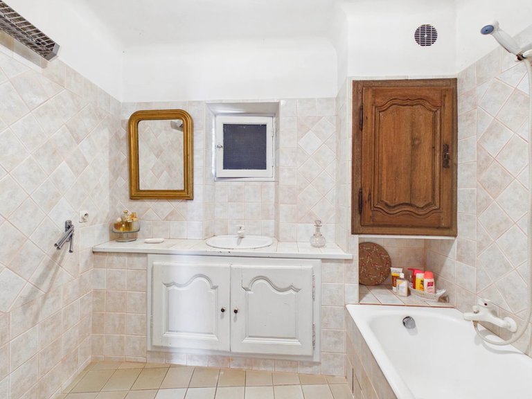 Villa for Sale in Fayence, Var Countryside (fayence, Lorgues, Cotignac) 17