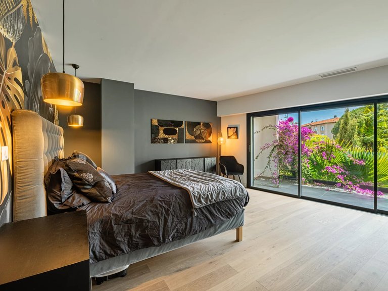 Villa for Sale in Cannes, Cannes Area 11