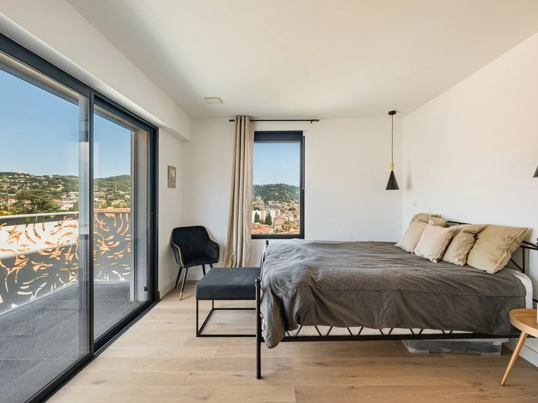 Villa for Sale in Cannes, Cannes Area 12