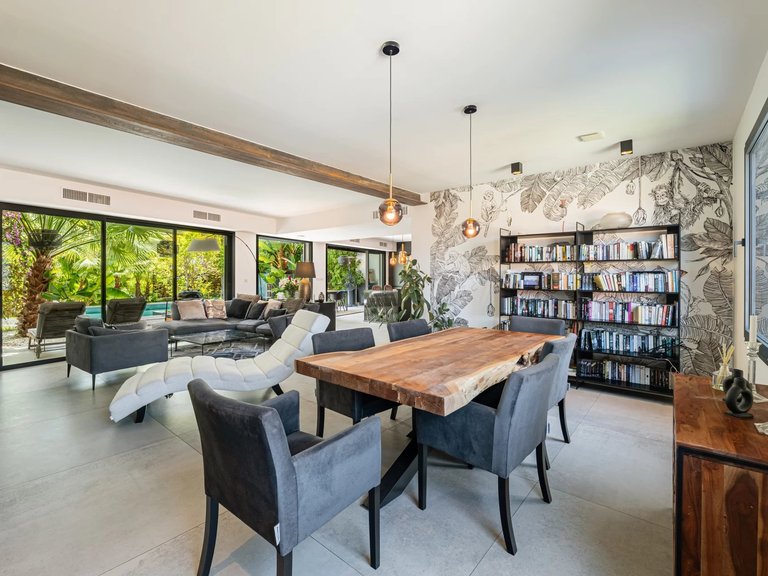 Villa for Sale in Cannes, Cannes Area 18