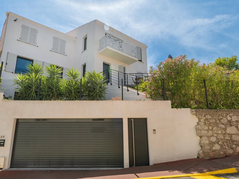 Villa for Sale in Cannes, Cannes Area 19