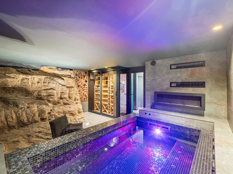 Villa for Sale in Cannes, Cannes Area 6