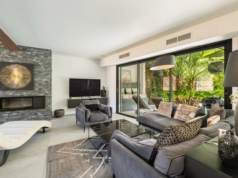 Villa for Sale in Cannes, Cannes Area 9