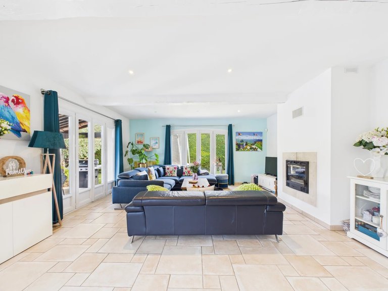 Villa for Sale in Le Rouret, Mougins, Valbonne, Grasse Area 19