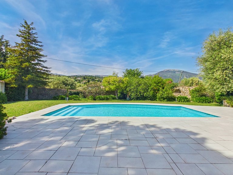 Villa for Sale in Le Rouret, Mougins, Valbonne, Grasse Area 4