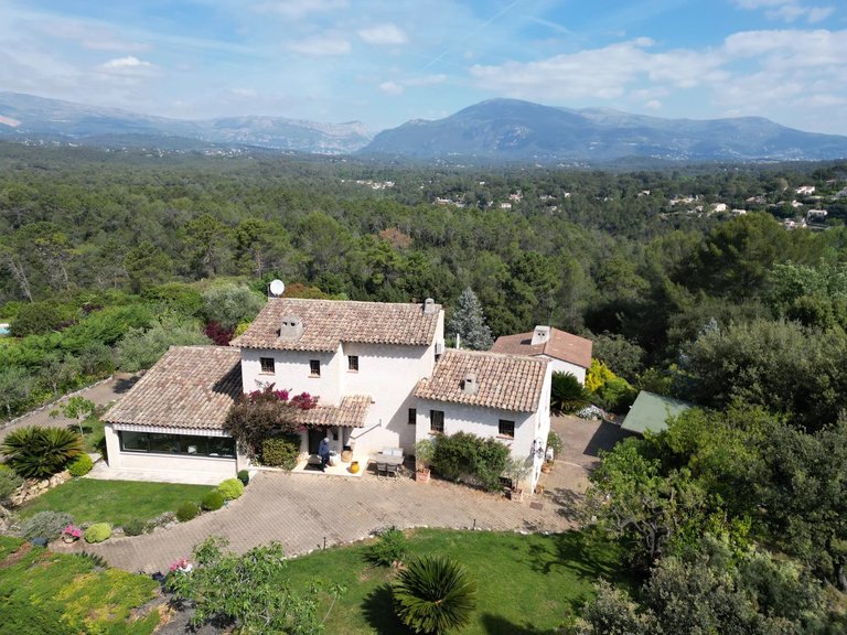 Villa for Sale in Valbonne, Mougins, Valbonne, Grasse Area 4