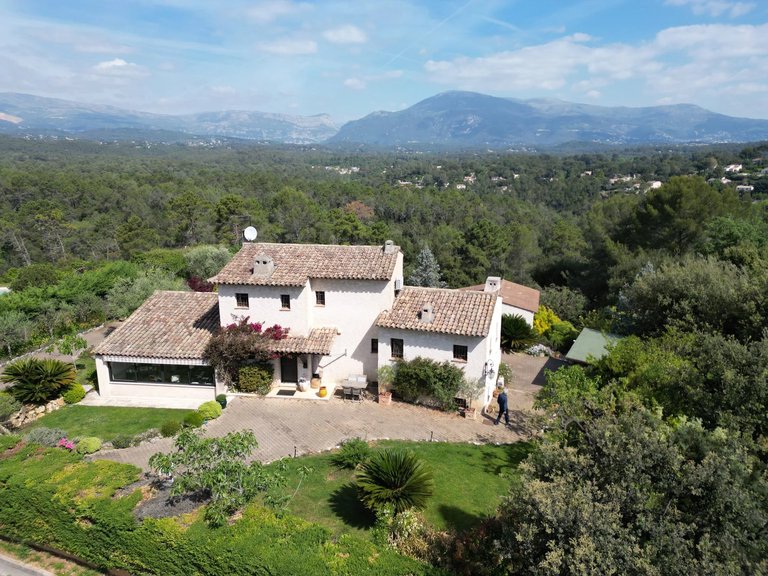 Villa for Sale in Valbonne, Mougins, Valbonne, Grasse Area 7