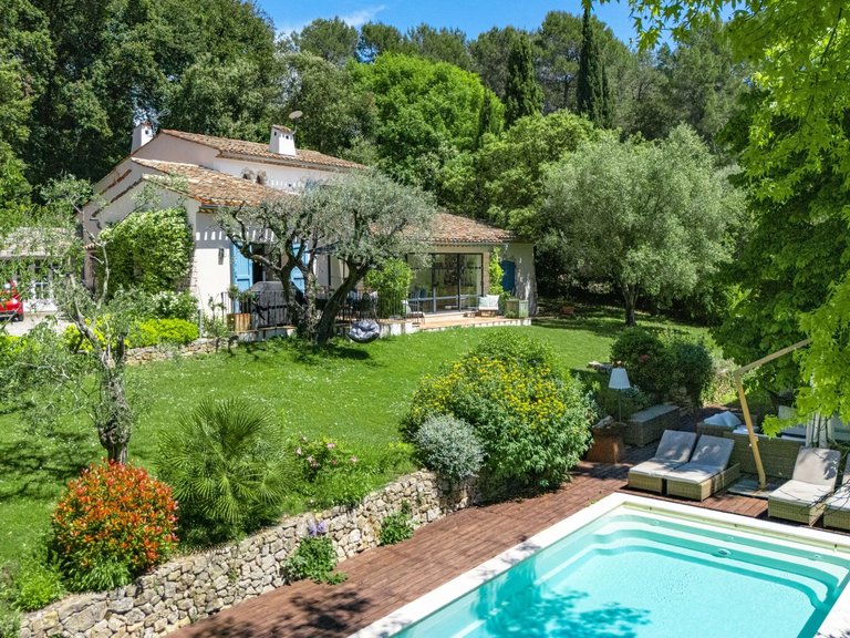 Villa for Sale in Valbonne, Mougins, Valbonne, Grasse Area 11