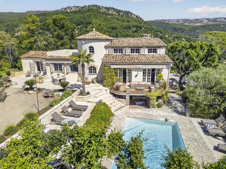 Villa for Sale in Chateauneuf Grasse, Mougins, Valbonne, Grasse Area 2