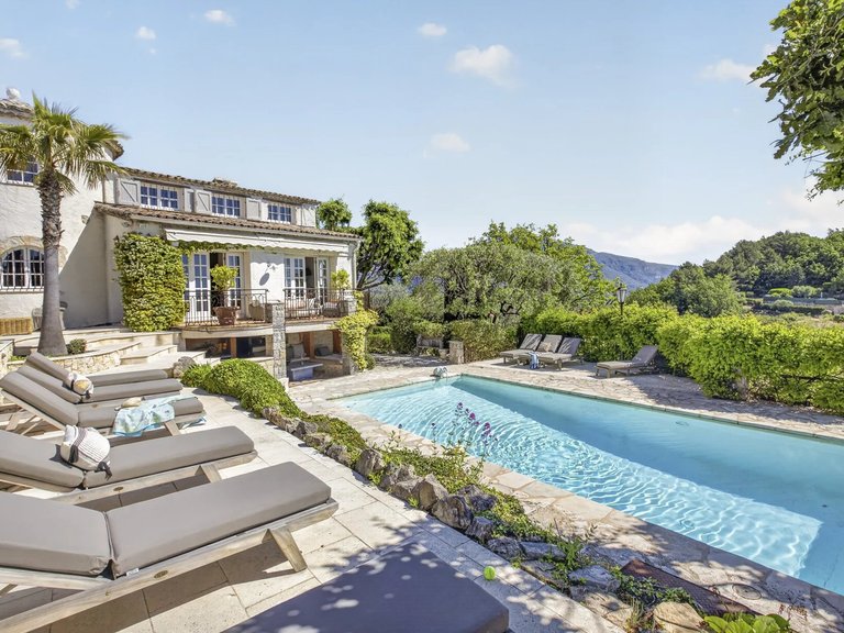 Villa for Sale in Chateauneuf Grasse, Mougins, Valbonne, Grasse Area 4