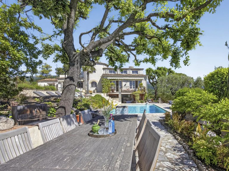 Villa for Sale in Chateauneuf Grasse, Mougins, Valbonne, Grasse Area 6