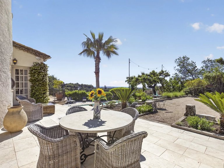 Villa for Sale in Chateauneuf Grasse, Mougins, Valbonne, Grasse Area 7