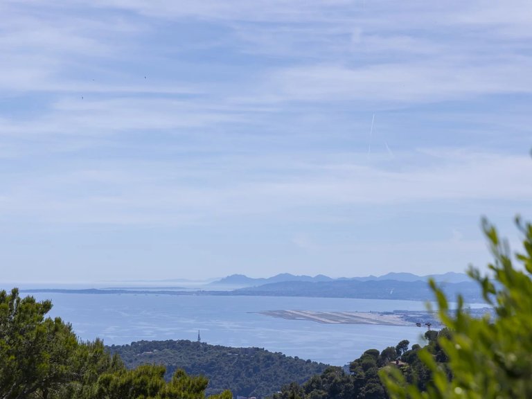 Villa for Sale in Villefranche Sur Mer, Villefranche, Cap Ferrat Area 2
