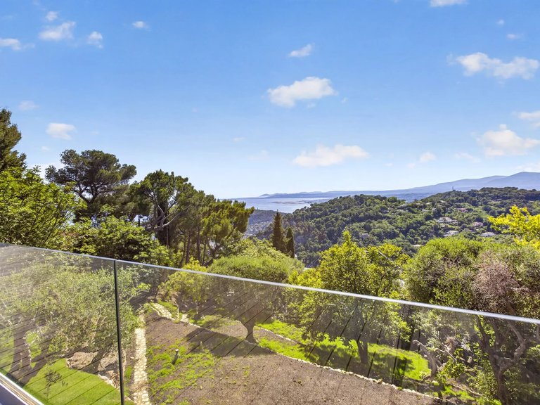 Villa for Sale in Villefranche Sur Mer, Villefranche, Cap Ferrat Area 11