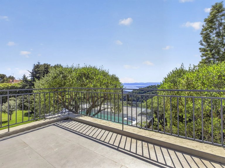 Villa for Sale in Villefranche Sur Mer, Villefranche, Cap Ferrat Area 16