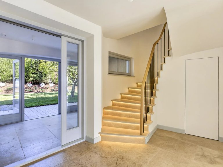 Villa for Sale in Villefranche Sur Mer, Villefranche, Cap Ferrat Area 4