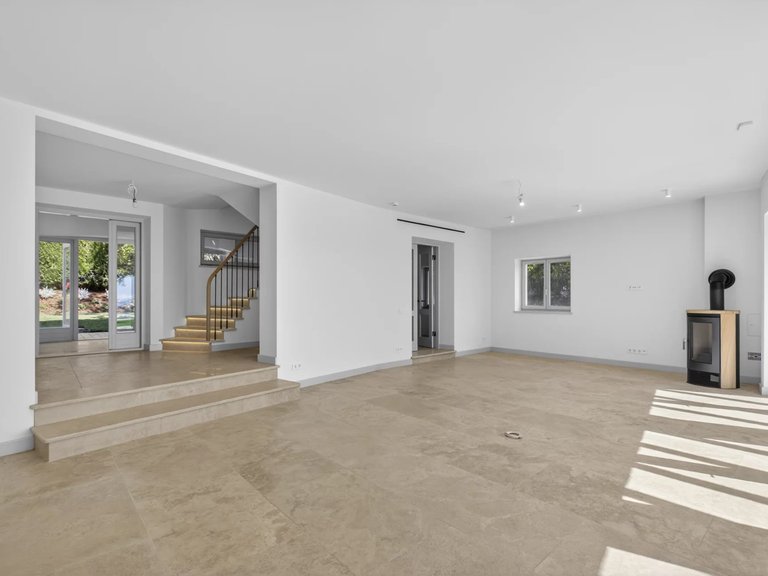 Villa for Sale in Villefranche Sur Mer, Villefranche, Cap Ferrat Area 8