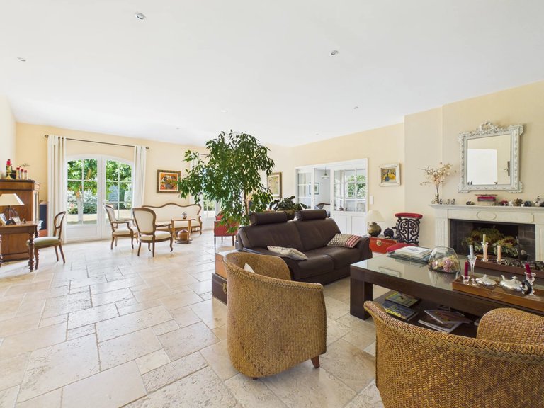 Villa for Sale in Callian, Var Countryside (fayence, Lorgues, Cotignac) 2