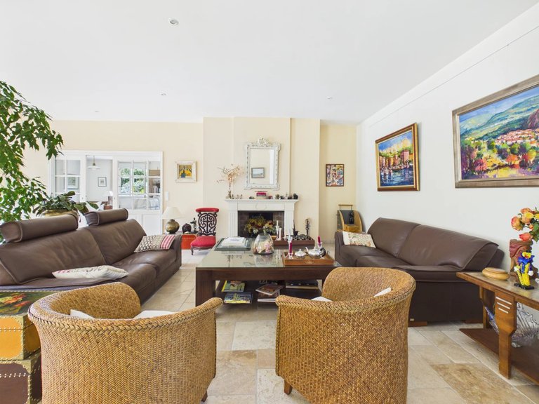 Villa for Sale in Callian, Var Countryside (fayence, Lorgues, Cotignac) 3