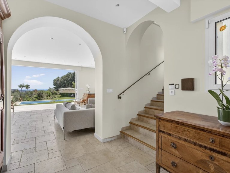 Villa for Sale in Chateauneuf Grasse, Mougins, Valbonne, Grasse Area 11