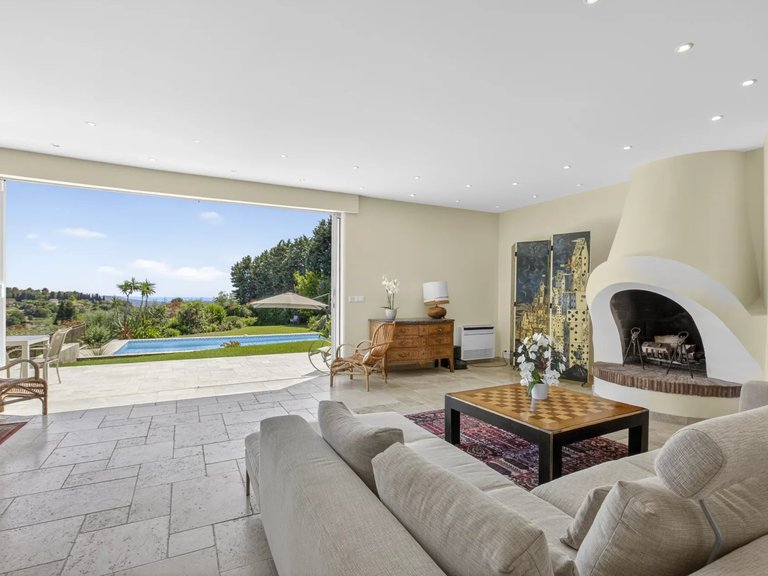 Villa for Sale in Chateauneuf Grasse, Mougins, Valbonne, Grasse Area 12