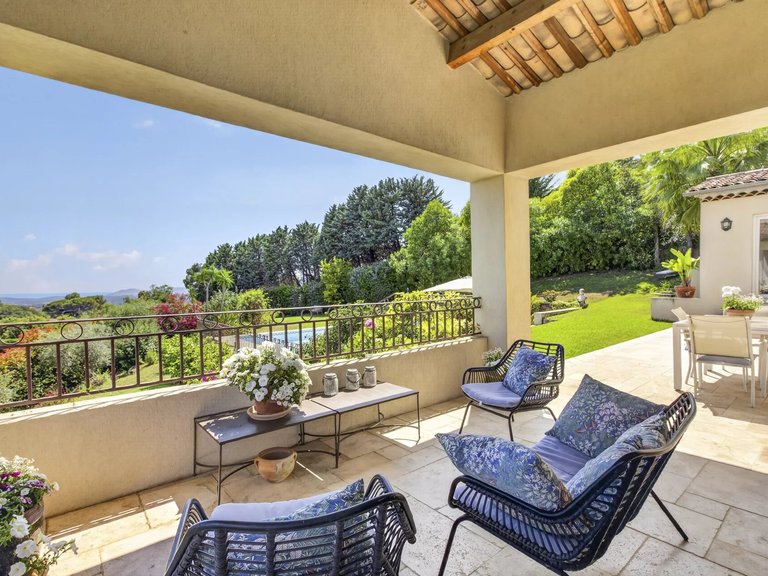 Villa for Sale in Chateauneuf Grasse, Mougins, Valbonne, Grasse Area 7