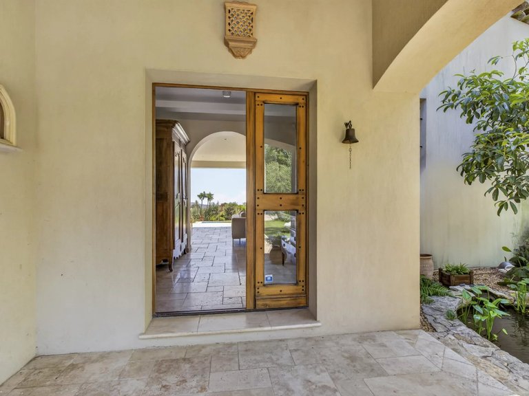 Villa for Sale in Chateauneuf Grasse, Mougins, Valbonne, Grasse Area 10