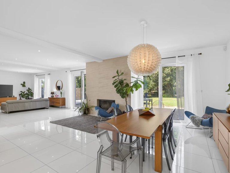 Villa for Sale in Valbonne, Mougins, Valbonne, Grasse Area 13