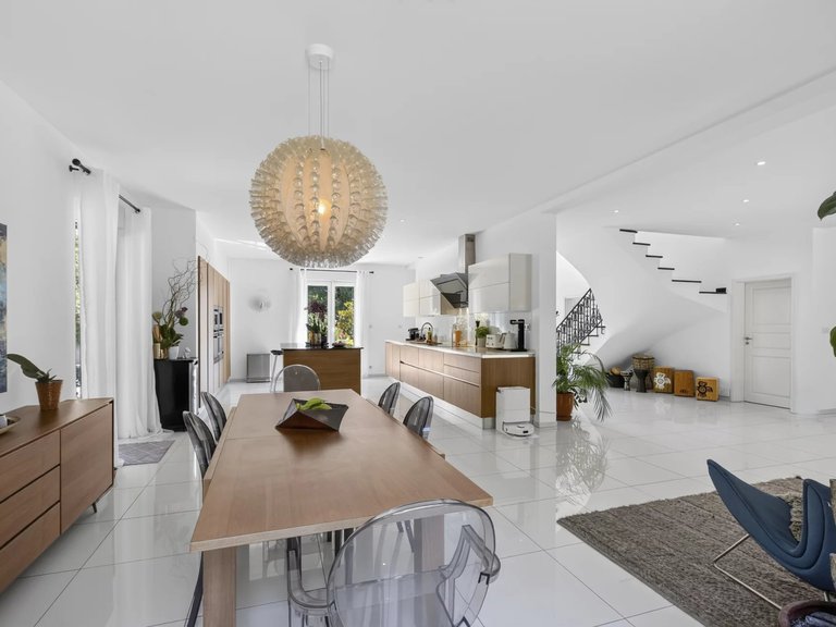 Villa for Sale in Valbonne, Mougins, Valbonne, Grasse Area 14