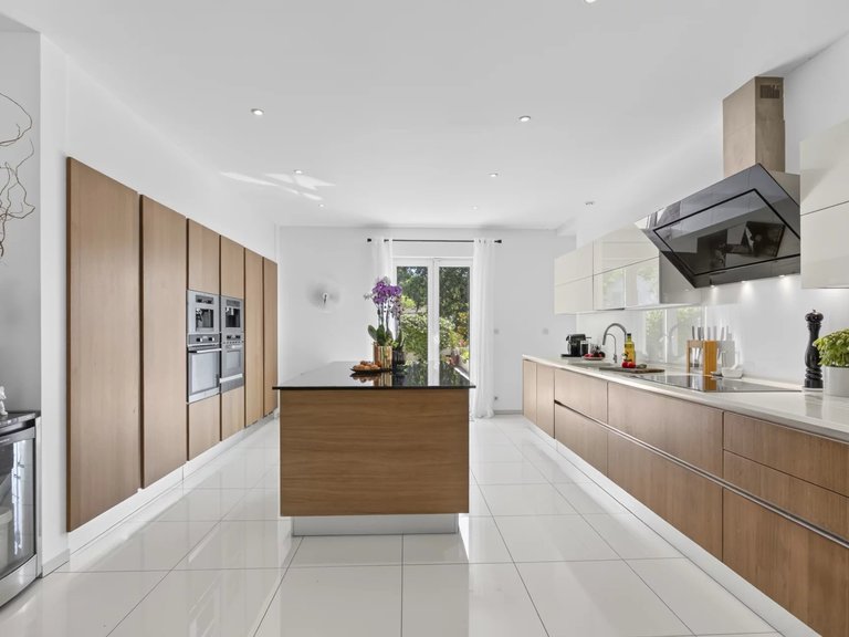 Villa for Sale in Valbonne, Mougins, Valbonne, Grasse Area 15