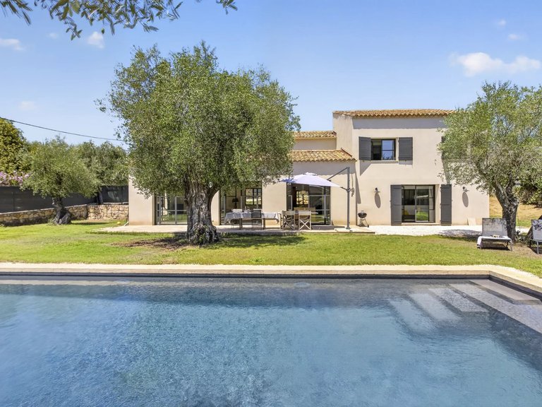 Villa for Sale in Valbonne, Mougins, Valbonne, Grasse Area 1