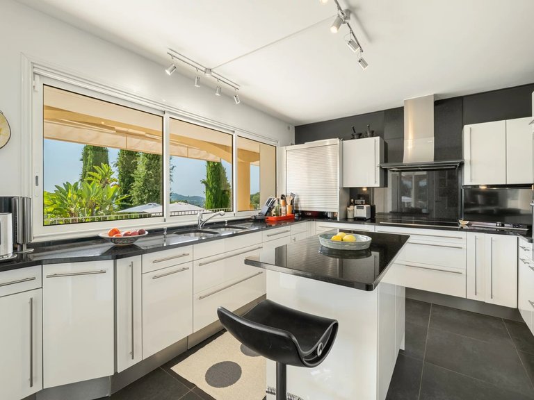 Villa for Sale in Mougins, Mougins, Valbonne, Grasse Area 15