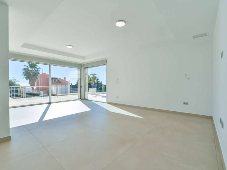 Villa for Sale in Finestrat, Alicante 3
