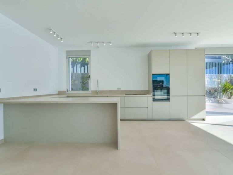Villa for Sale in Finestrat, Alicante 4