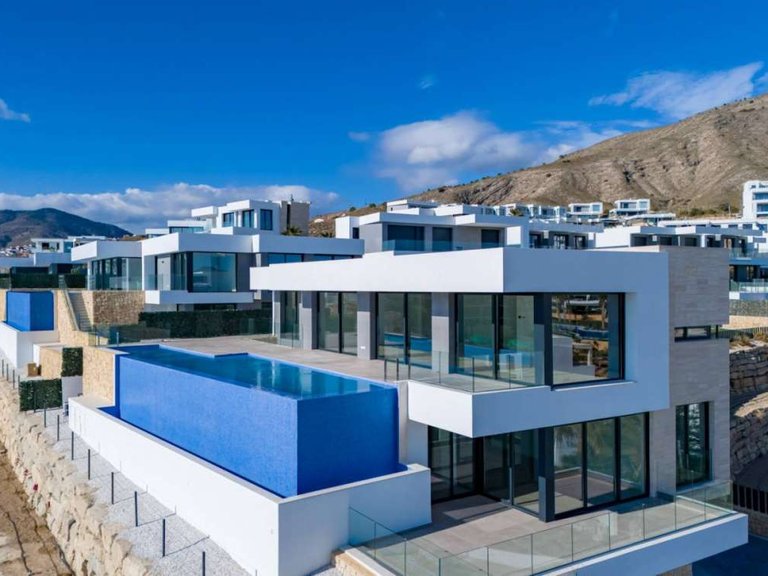 Villa for Sale in Finestrat, Alicante 1