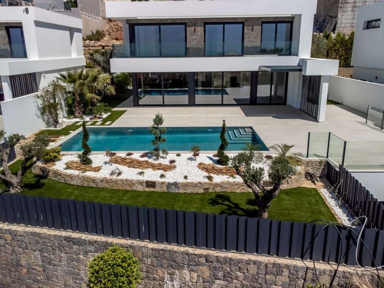 Villa for Sale in Finestrat, Alicante 36