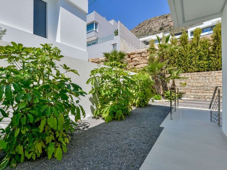 Villa for Sale in Finestrat, Alicante 4