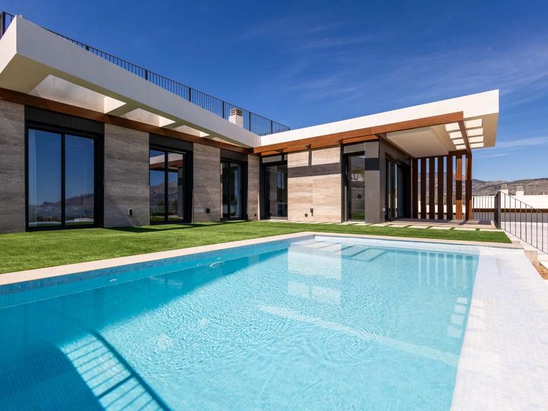 Town House for Sale in Polop, Alicante 1