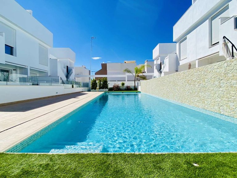 Villa for Sale in Pilar De La Horadada, Alicante 33