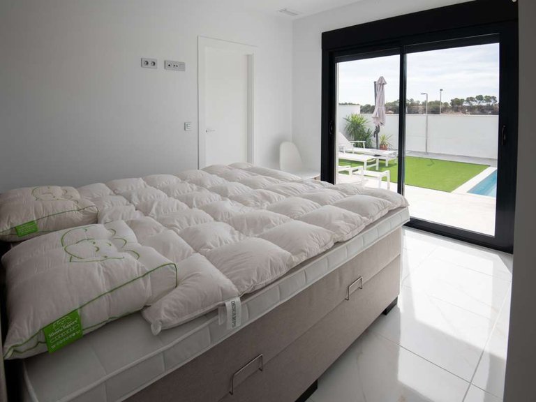 Villa for Sale in Pinar De Campoverde, Alicante 25