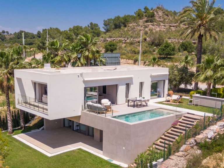 Villa for Sale in Las Colinas Golf And Country Club, Alicante 16