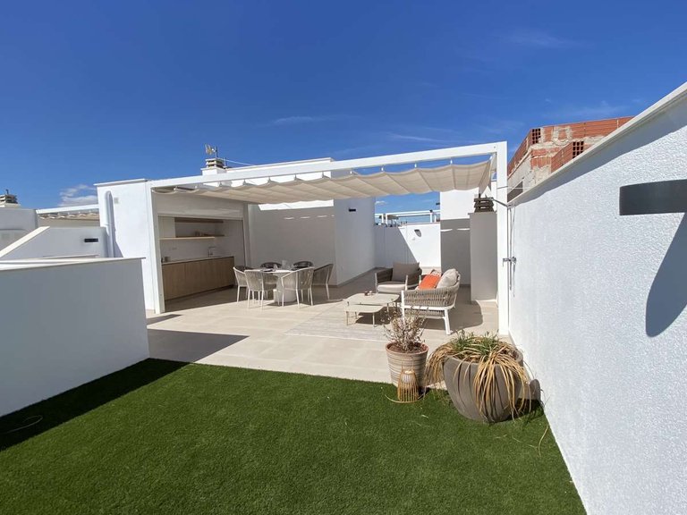 Villa for Sale in Pilar De La Horadada, Alicante 1