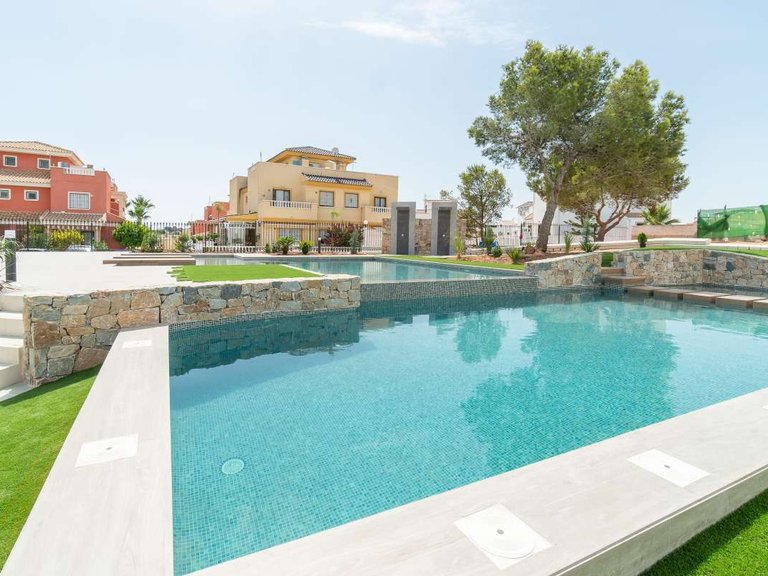 Villa for Sale in Torrevieja, Alicante 10